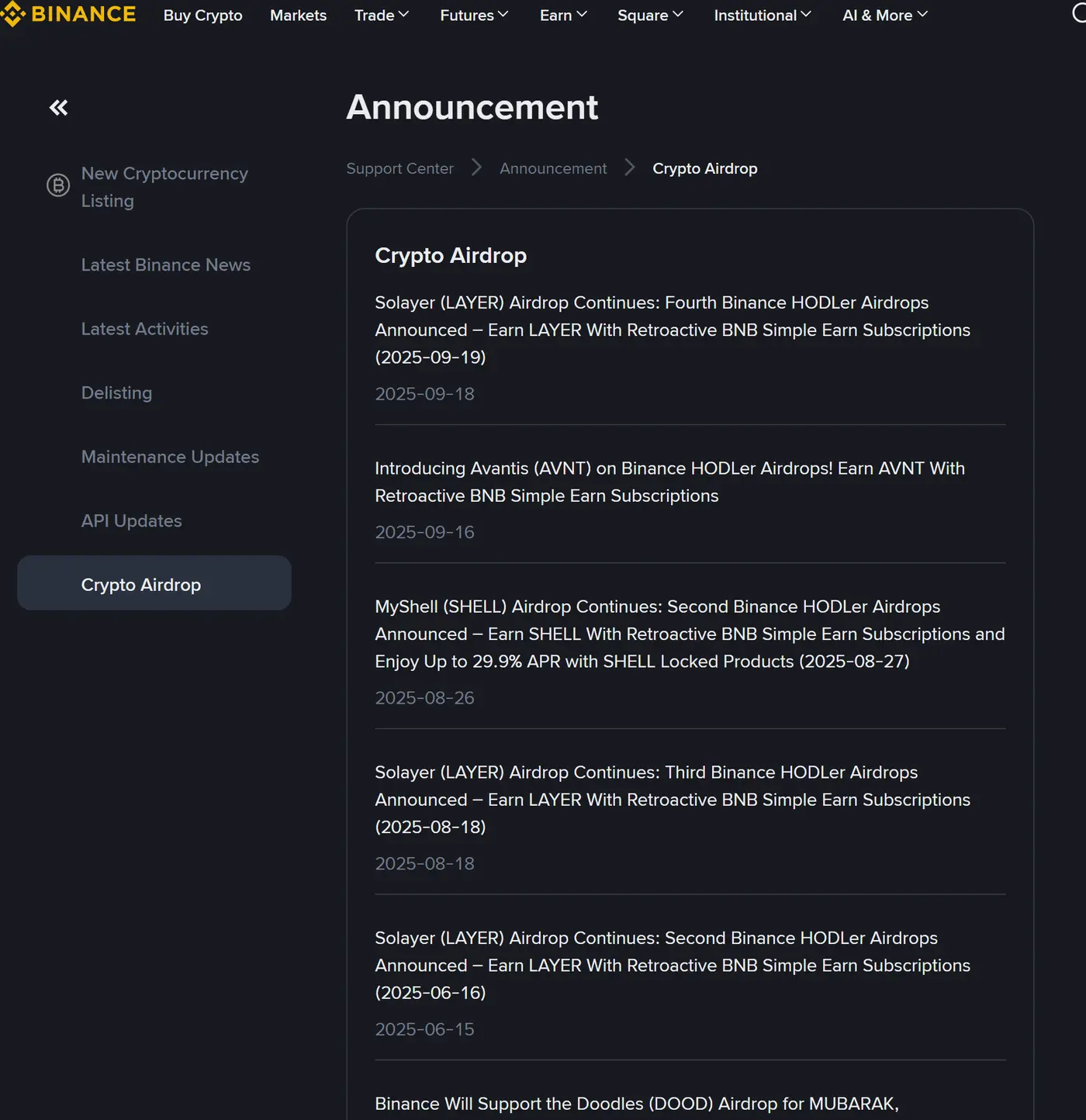 Kategoria ogłoszeń „Crypto Airdrop" w Centrum wsparcia Binance z listą ogłoszeń i datami